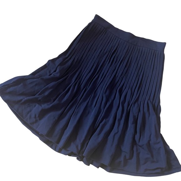 Fendi Dresses & Skirts - Fendi NWT Black Pleated Skirt Size 36 (2)